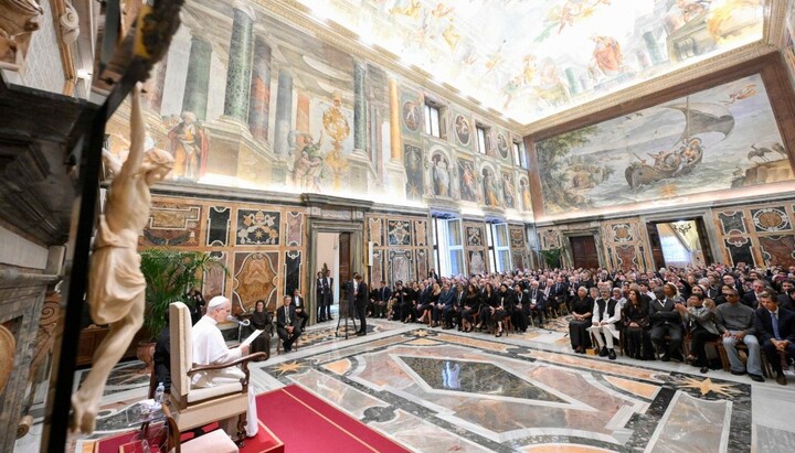 Папата с участниците в III Световна среща на човешкото братство  (@Vatican Media)