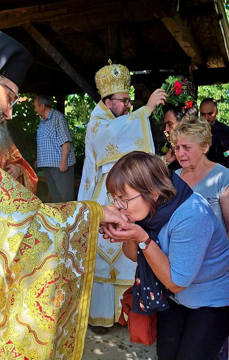 Неделя на всички светии: Видинският митрополит служи в Горна Ковачица - снимка 3