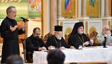 Безглутенов хляб и бездимен тамян: Гръцката църква в САЩ променя Литургията