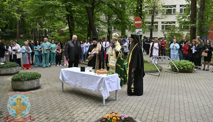 Патриарх Даниил направи първа копка за параклис при УМБАЛ „Лозенец“