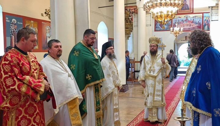 Митрополит Пахомий отслужи Литургия за празника на училището в Медковец
