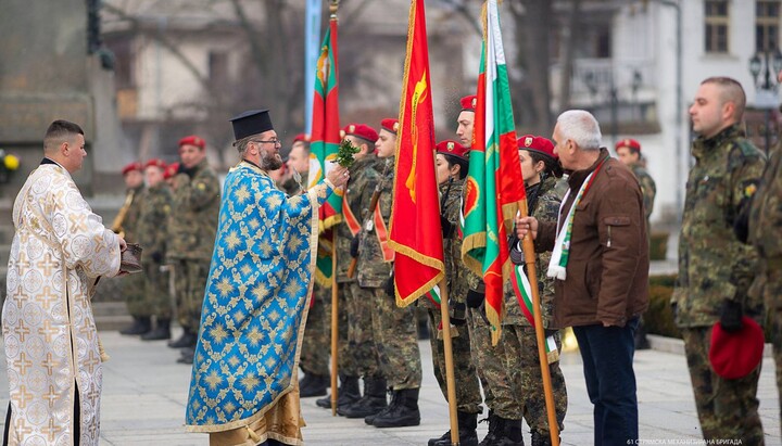 Предлагат възстановяване на военното свещенство в Българската армия