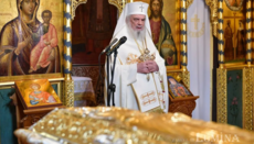 Румънският патрирах освети сребърната ракла на св. Софиан от Антим