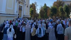 Държавната изпълнителна служба влезе с полиция в катедралата в Черновци