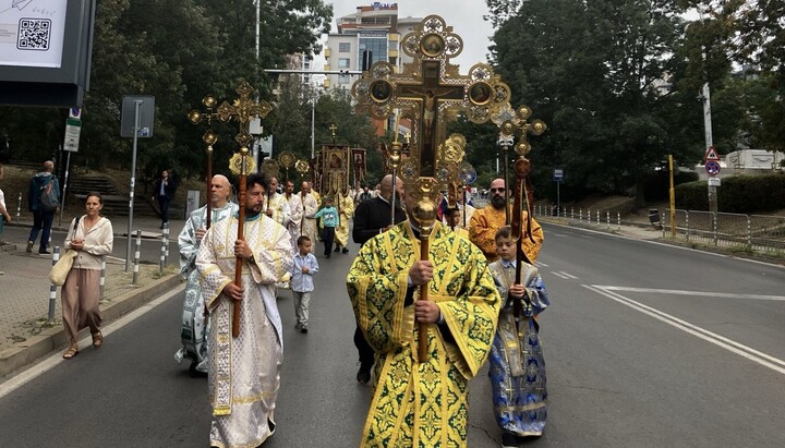 Патриарх Даниил възглави литийно шествие с частица от Кръста Господен в София