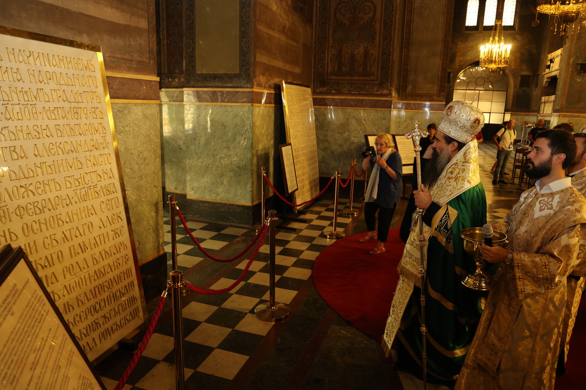 Осветиха възстановените плочи на „Св. Александър Невски“ - снимка 2