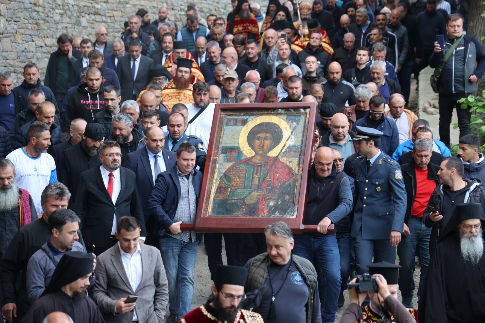 Лития с чудотворната икона на св. Георги Победоносец в Зографския манастир - снимка 2