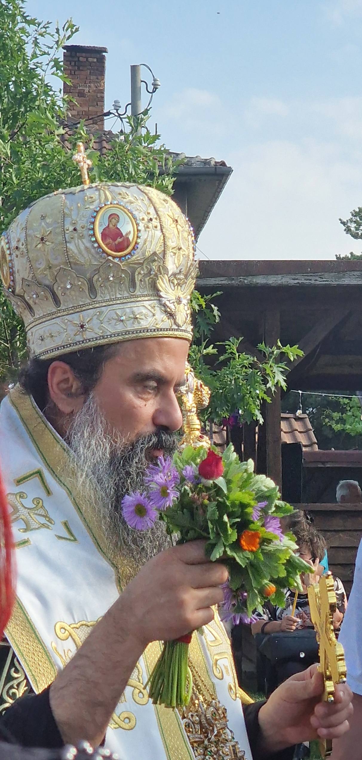 Патриарх Даниил освети новия параклис „Св. Дух“ в Нови Искър - снимка 2