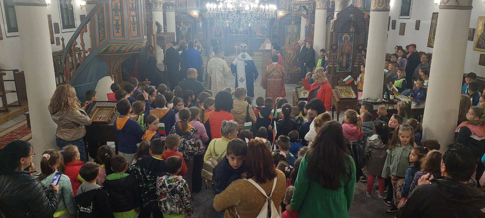 Празник на православния дух и традиции в Кюстендил - снимка 2