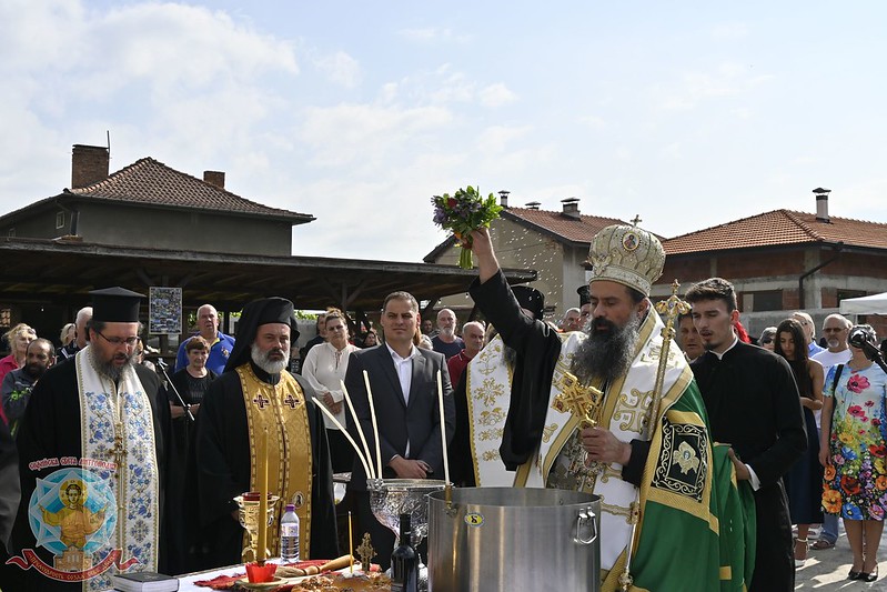 Патриарх Даниил освети параклис в гр. Нови Искър фото 1
