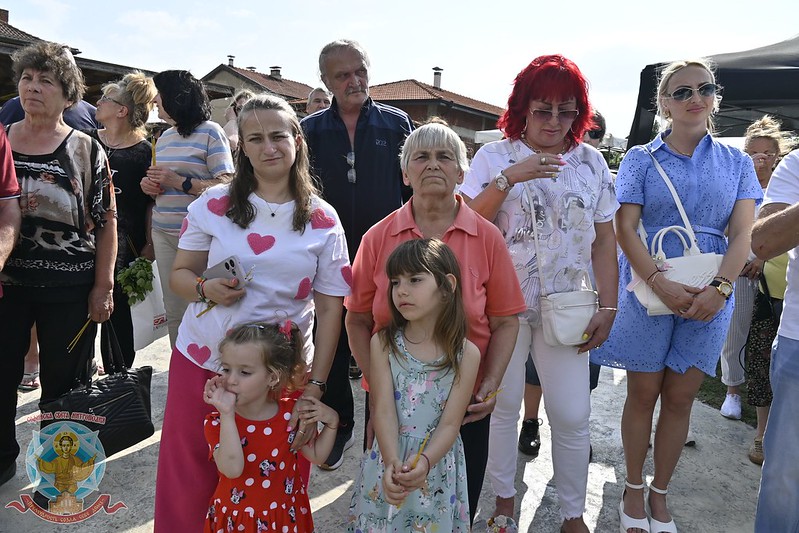 Патриарх Даниил освети параклис в гр. Нови Искър фото 2