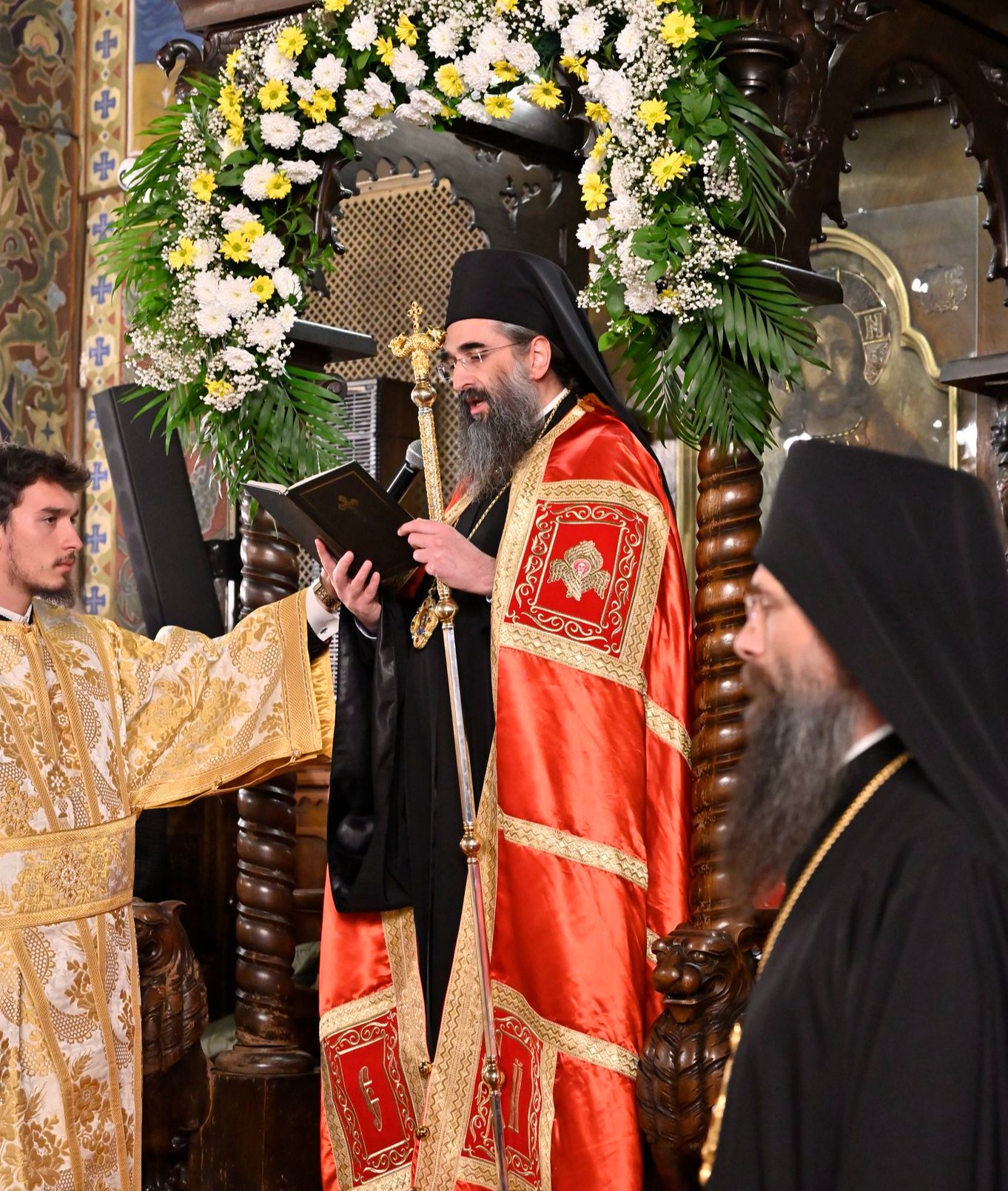 Богослужението беше предстоявано от Нишки митрополит Арсений. Снимка: Пламен Михайлов, Софийска митрополия.